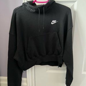 nike cropped hoodie